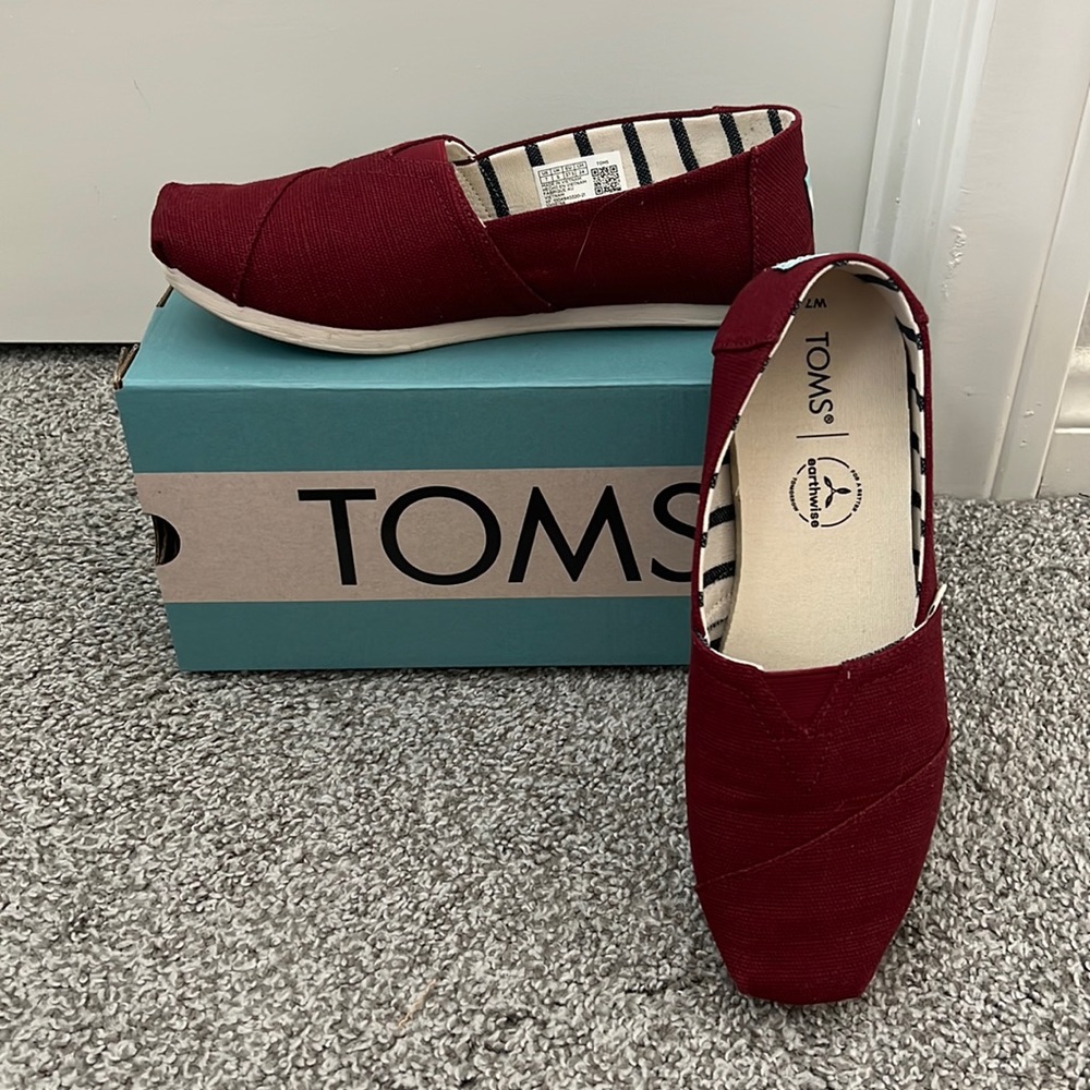 Black cherry Toms